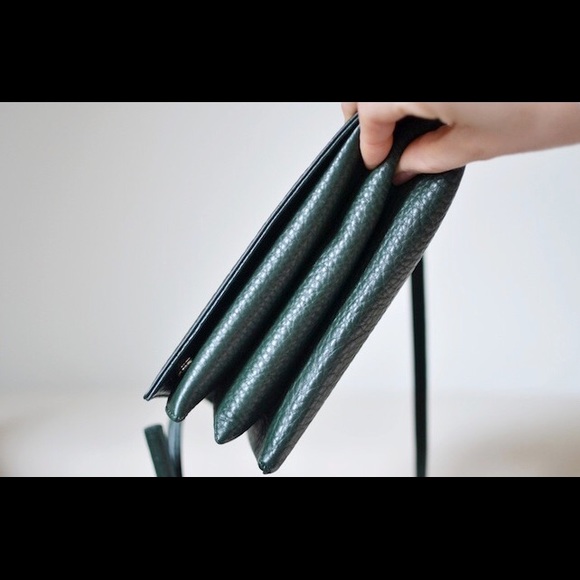 Aritzia Auxiliary Calisch Cross Body Bag - Picture 2 of 4